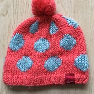 Woman’s knit cap by bula